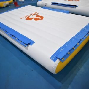 Module de piste Bouncia pour agencements de parcours d’obstacles gonflables sur lac – Runway 01