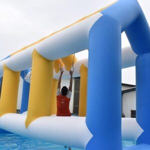 Achetez des obstacles aquatiques Bouncia – testeur de force pour les 6 ans et plus — Swinging Ring 01