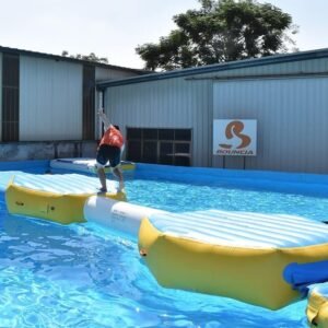 Défi d’obstacle aquatique pour parcs aquatiques gonflables — Balance Beam 01
