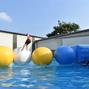 Parcours d’obstacles aquatique pour enfants et adultes à vendre – Balls Rush 01
