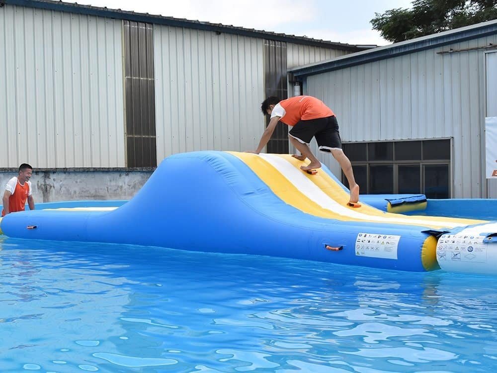 Module de toboggan long pour parc aquatique Bouncia — Long Slide 01