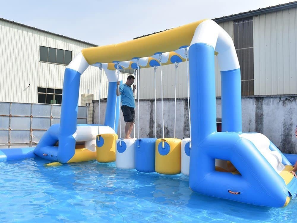 Parcours aquatique gonflable au nouveau design Bouncia – Stump 01