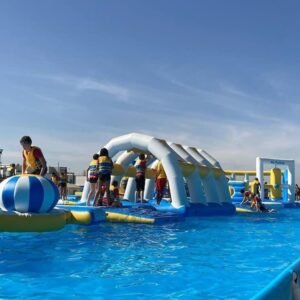 Parc flottant avec piscine à structure métallique : plaisir aquatique polyvalent – Frame Pool + Park 60