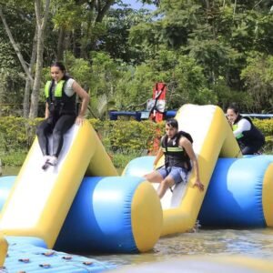 Sports aquatiques gonflables commerciaux – S-shaped Bridge 01