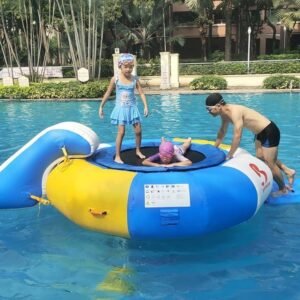 Combo bouncer aquatique avec toboggan