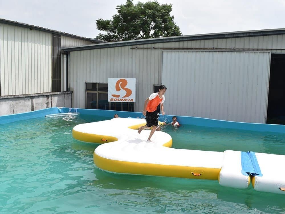 Achetez de l’équipement de parc aquatique gonflable pour eau libre — W Corner 01